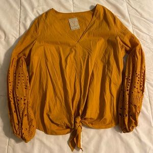 Triangle T Boutique blouse